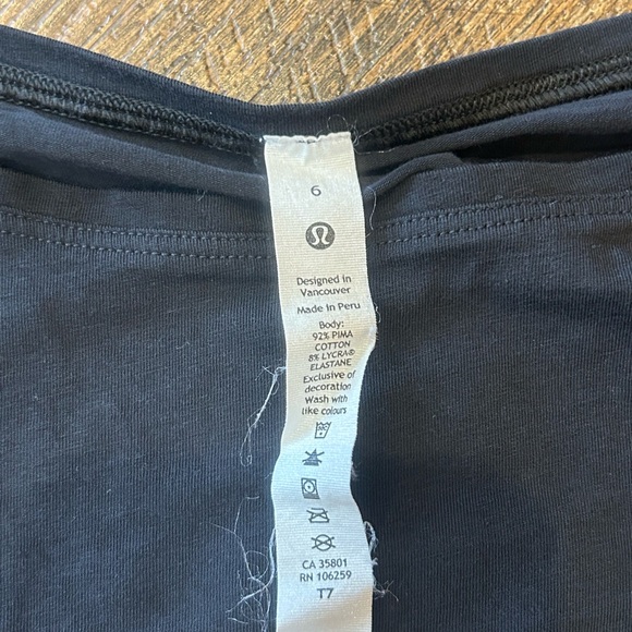 lululemon athletica Black Short Sleeve Crew Tee - Picture 2 of 5